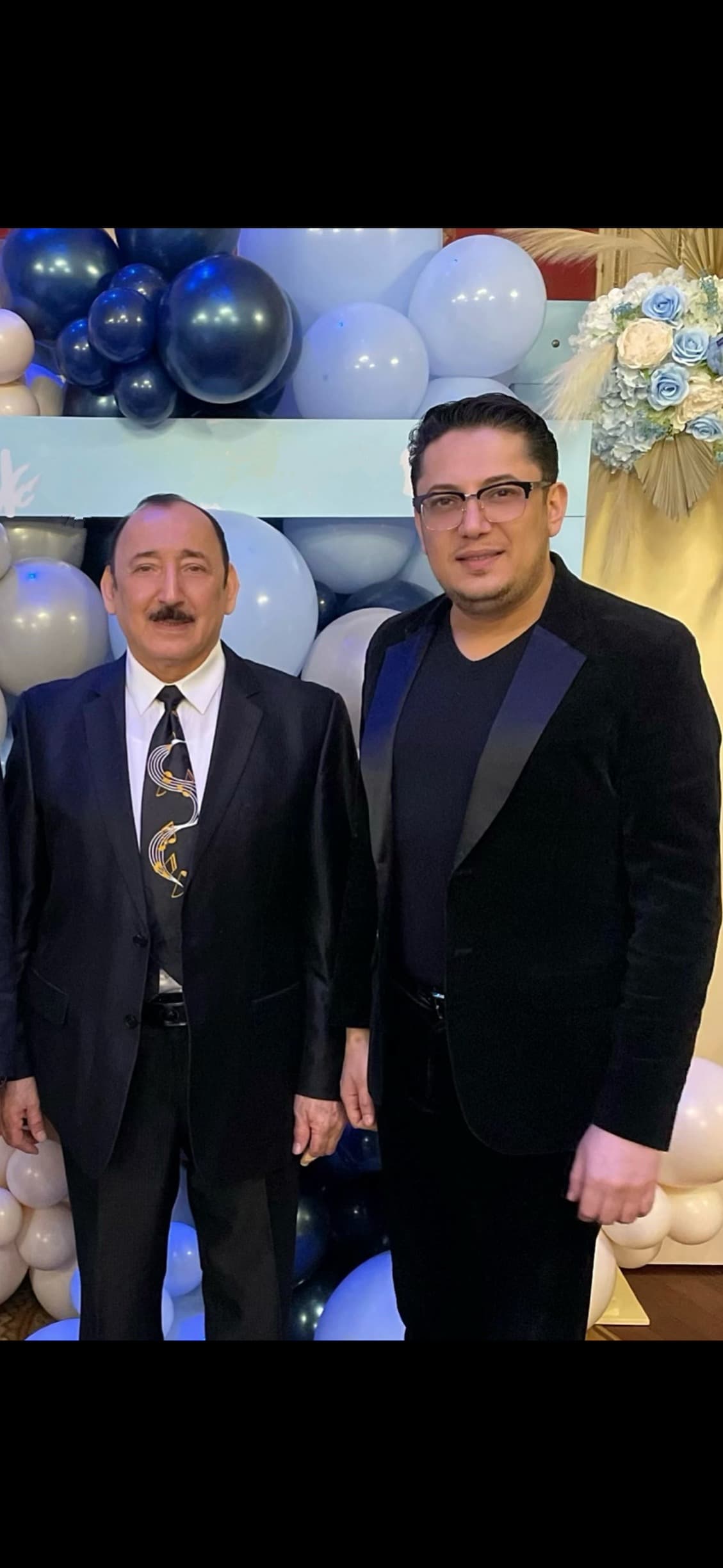 Lazar with a fellow performer at an event